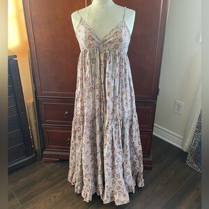 Akualani floral bohemian maxi dress size small